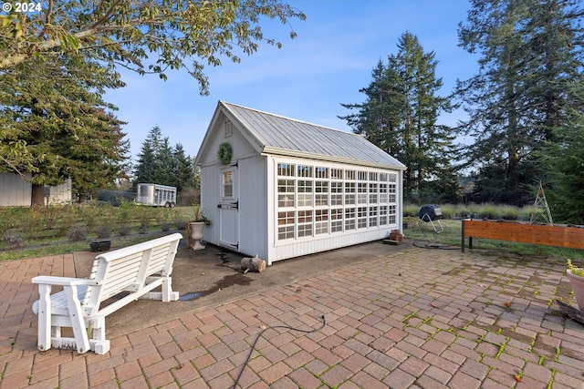 view of outbuilding