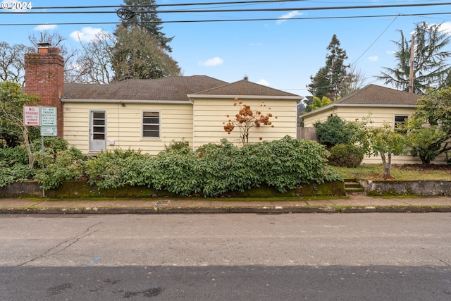 view of front of property