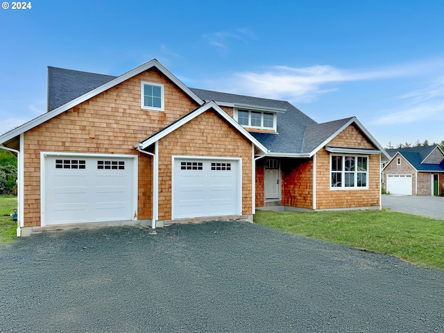 view of front of property with a front yard