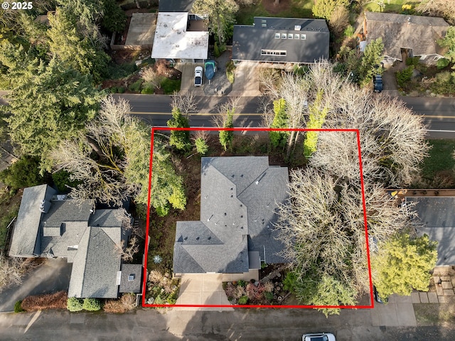17808 Hillside Way, Lake Oswego, OR 97034 - aerial view of property and surrounding area featuring property parcel outlined