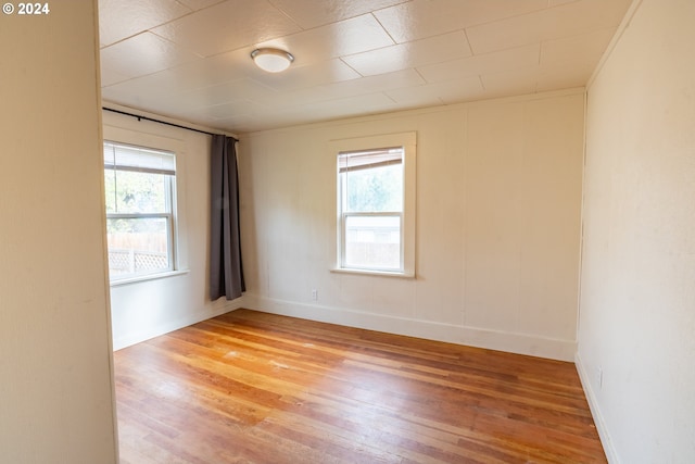 410 N Mountain Blvd, Mount Vernon, OR 97865 - empty room with baseboards and light wood-style flooring