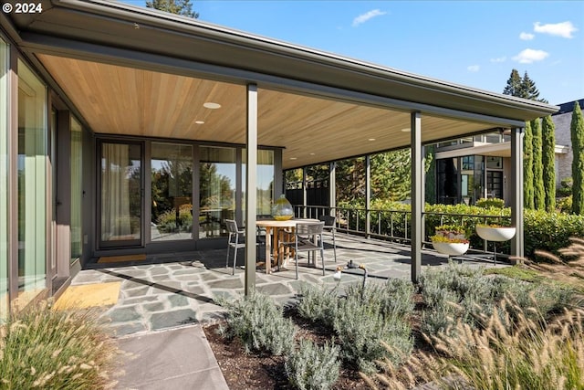1933 Highlands Loop, Lake Oswego, OR 97034 - view of patio / terrace with outdoor dining area