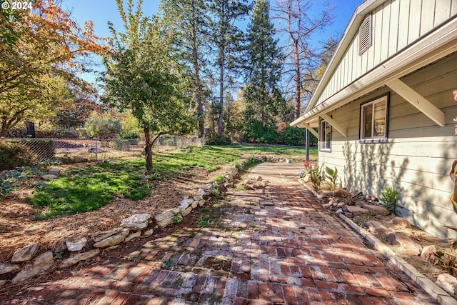 view of yard featuring a patio