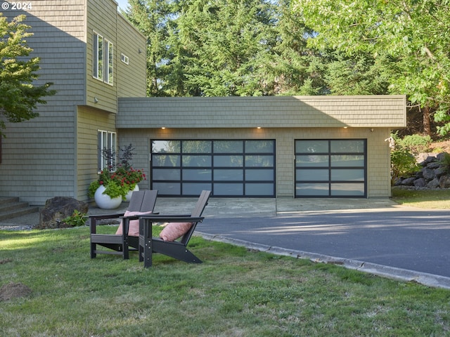 exterior space featuring a yard