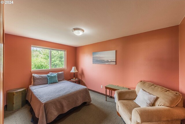 bedroom featuring carpet floors