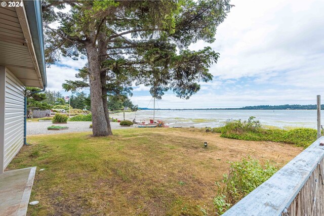 view of yard with a water view