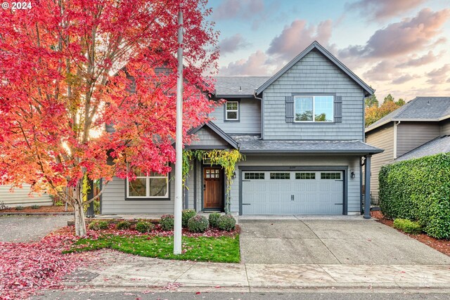 view of front property featuring a garage