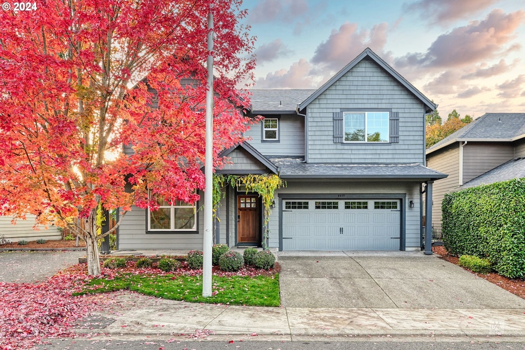 view of front property featuring a garage