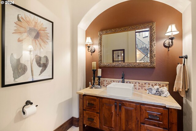4974 W 44th Ave, Eugene, OR 97405 - bathroom with vanity and baseboards