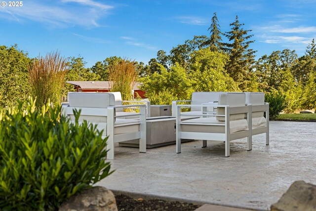 4974 W 44th Ave, Eugene, OR 97405 - deck with outdoor lounge area and a patio