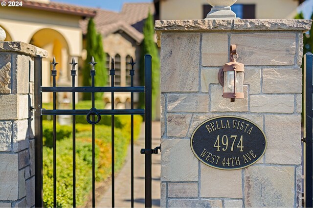 4974 W 44th Ave, Eugene, OR 97405 - view of gate