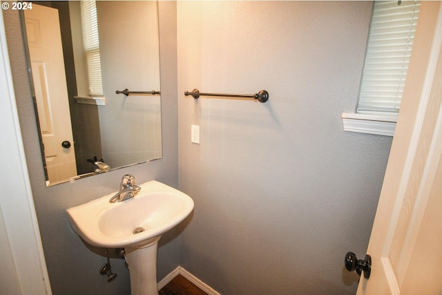 bathroom featuring sink