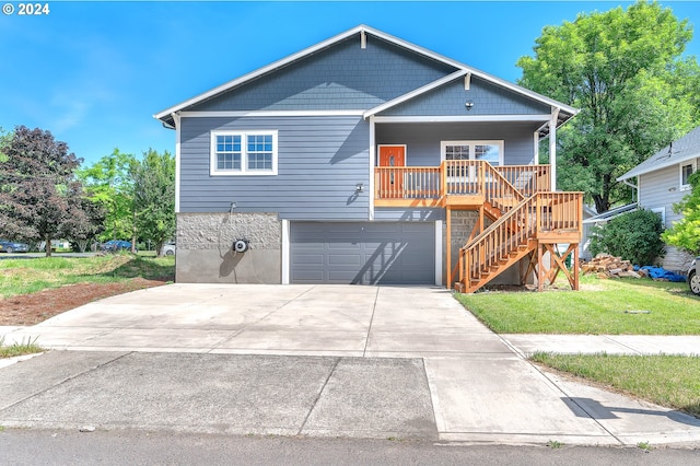 view of front of home with covered porch and a front yard