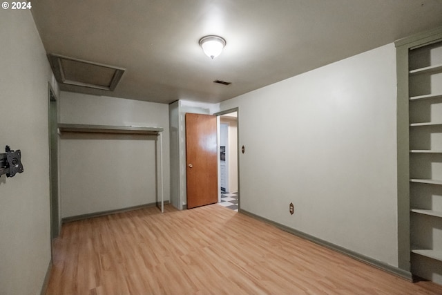 empty room featuring light hardwood / wood-style floors