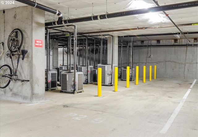 2442 NW Westover Rd Unit 3-202, Portland, OR 97210 - view of parking deck