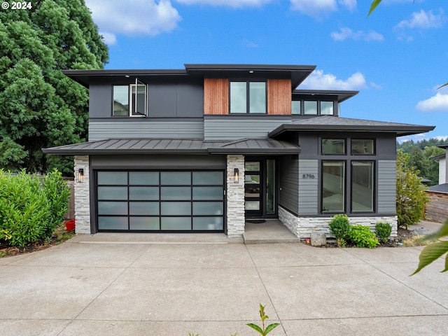 view of front of house featuring a garage