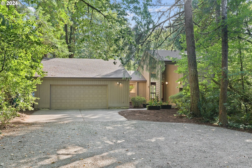 view of front of property featuring a garage