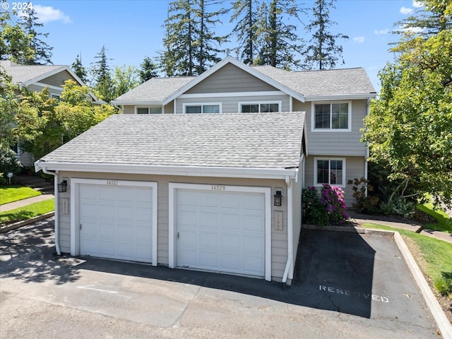 view of front facade featuring a garage