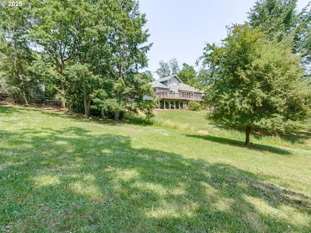 14355 NW Pheasant Hill Ln, Mcminnville, OR 97128 - view of grassy yard featuring a wooden deck