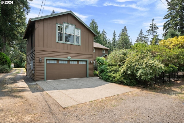 view of front facade featuring a garage