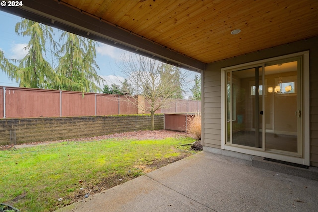 view of yard featuring a patio