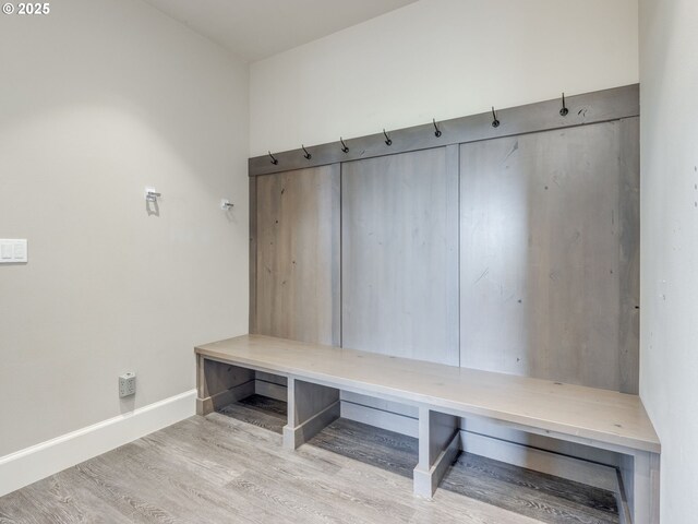 21625 Butteville Rd, Aurora, OR 97002 - exercise room with a garage