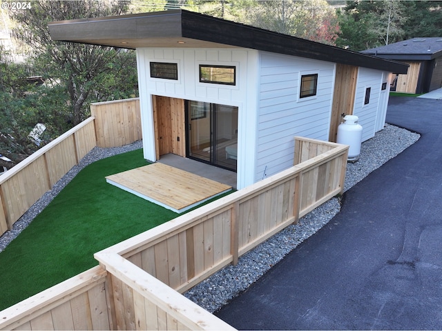 94256 11th St, Gold Beach, OR 97444 - view of outbuilding featuring an outdoor structure