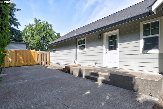 2823 SE Olsen St, Milwaukie, OR 97222 - rear view of house featuring crawl space