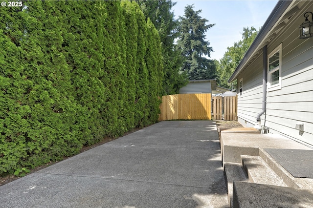 2823 SE Olsen St, Milwaukie, OR 97222 - view of patio / terrace