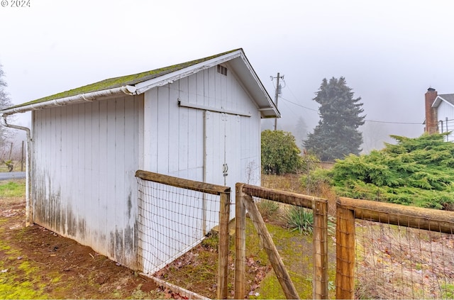 view of outbuilding