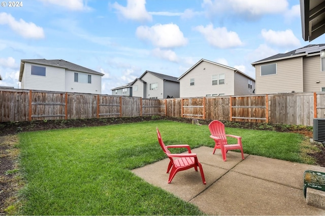 view of yard featuring a patio area