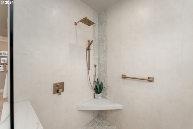 317 Aker Dr, Myrtle Creek, OR 97457 - bathroom featuring tiled shower