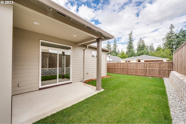 view of yard featuring a patio area