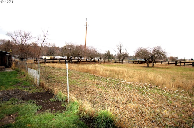 view of yard featuring a rural view