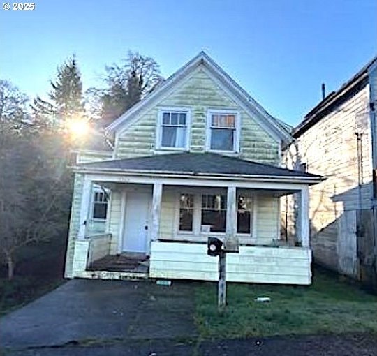 bungalow-style house featuring a porch