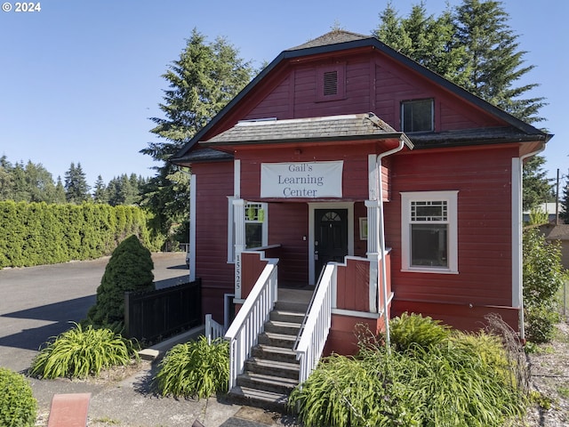 view of front of house