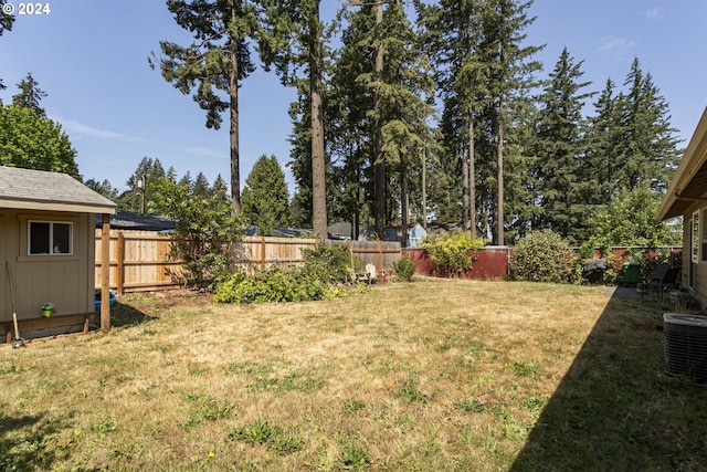 view of yard featuring central AC unit