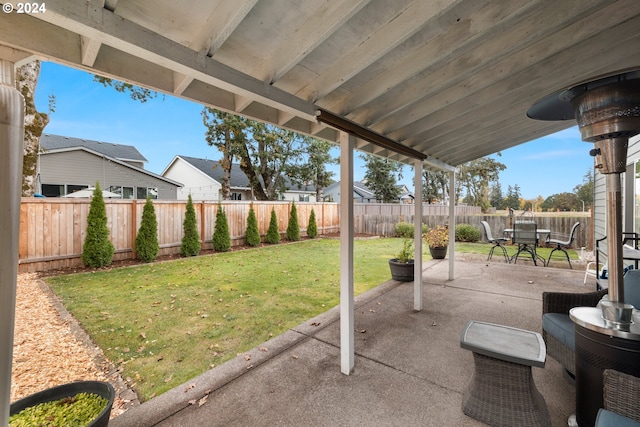 view of yard featuring a patio area