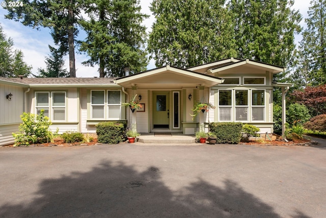 view of front of property