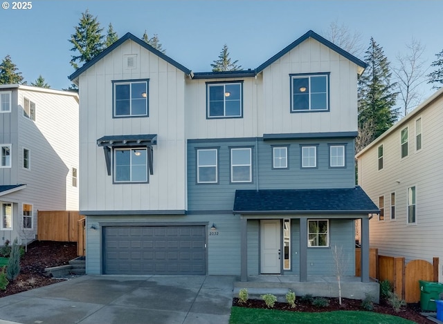 view of front facade featuring a garage