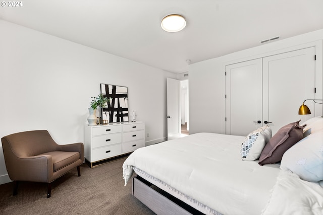 bedroom featuring carpet floors