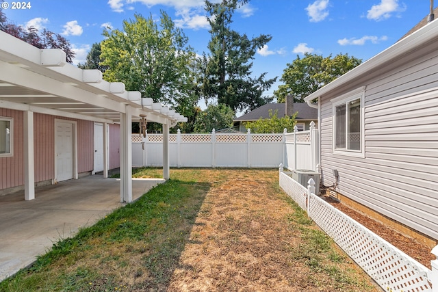 view of yard with a patio area