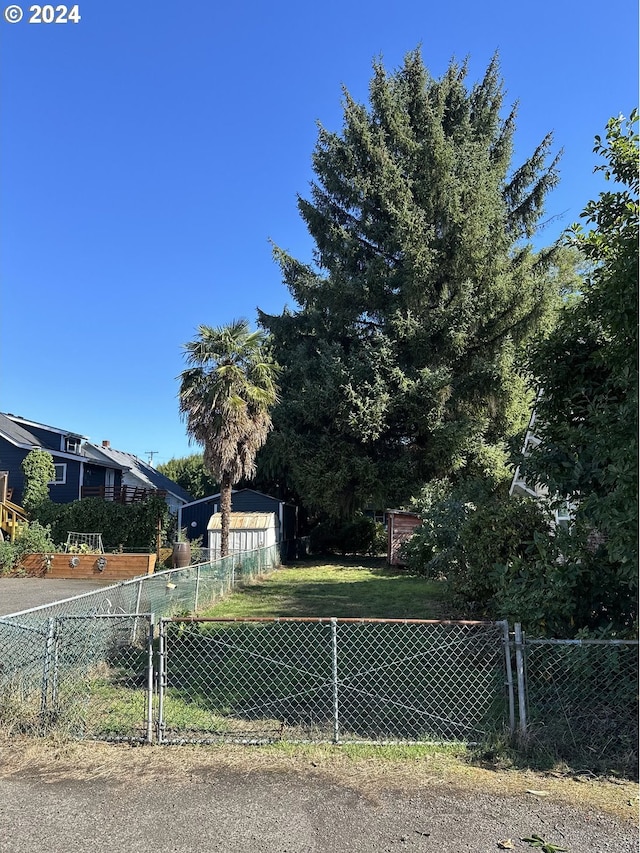 2 NE Bridgeton Rd, Portland, OR 97211
