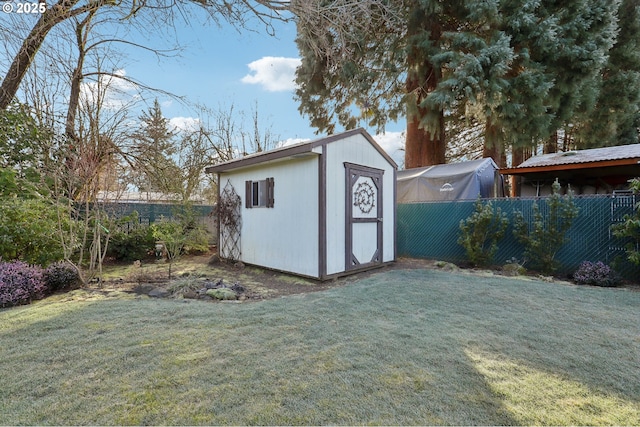 view of outdoor structure featuring a yard