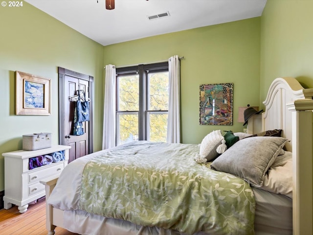 1006 Pine St NE, Silverton, OR 97381 - bedroom featuring wood finished floors and ceiling fan