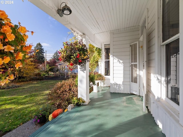 view of patio featuring covered porch