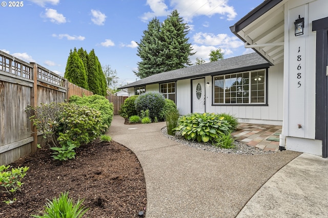 18685 SW Hennig Ct, Beaverton, OR 97003 - entrance to property featuring a shingled roof