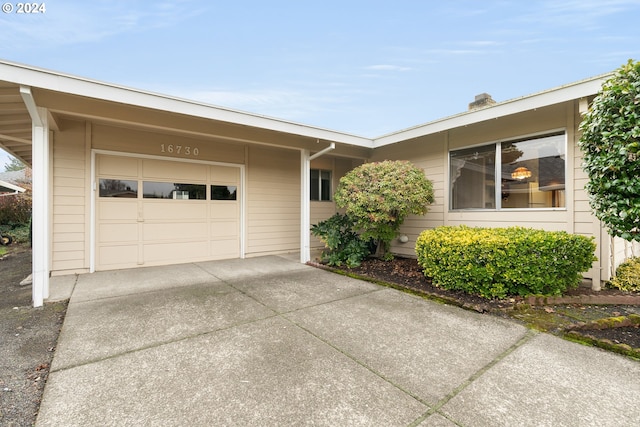 view of front of house featuring a garage