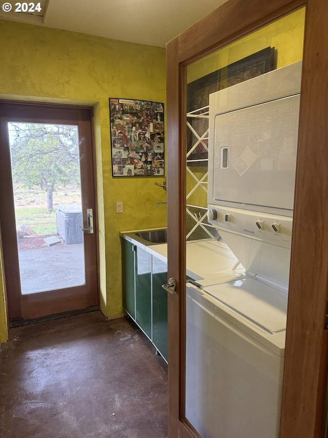44 Justanother Rd, Goldendale, WA 98620 - laundry room with stacked washer / dryer