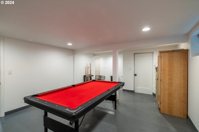 game room featuring recessed lighting, pool table, finished concrete flooring, and baseboards